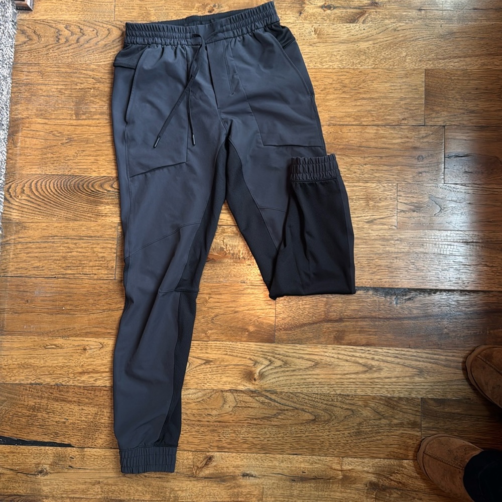 Black mixed media lululemon joggers